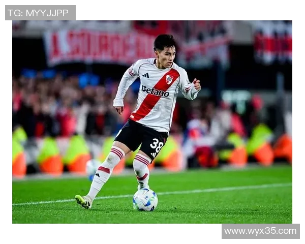 巴萨宣布与主力前锋达成续约协议：这次续约对俱乐部和球迷意味着什么？