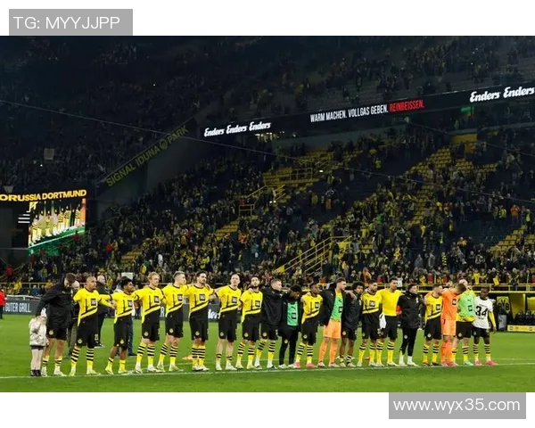 多特蒙德稳坐德甲榜首,三连胜延续领先优势 多特蒙德稳坐德甲榜首,三连胜延续领先优势